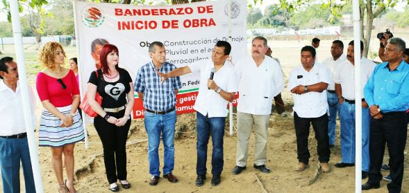 El diputado federal, Samuel Gurrión Matías, visitó el municipio de Matías Romero para dar a conocer la gestión de 9.5 millones de pesos para la construcción del drenaje pluvial. FOTO: ARMANDO RODRÍGUEZ M.