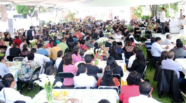 En Oaxaca de Juárez, el gestor social, Samuel Gurrión fue recibido con alegría y emoción.