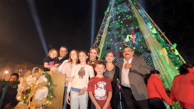 thumbnail_La navidad un acto de unidad y solidaridad del pueblo oaxaqueño_ AMH (4)