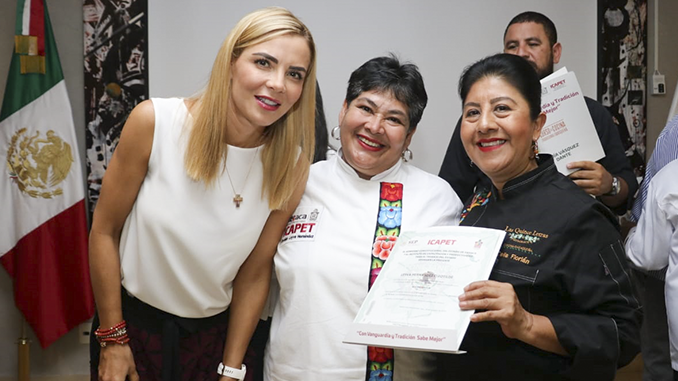 Reconoce Ivette Morán de Murat trabajo de chefs oaxaqueños y oaxaqueñas