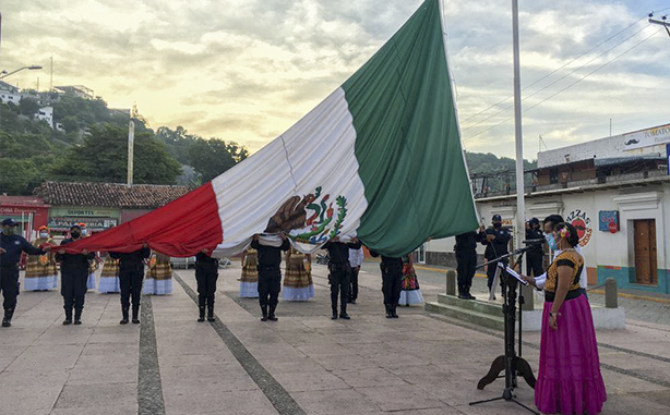 Conmemoran en Tehuantepec el inicio de la independencia de México