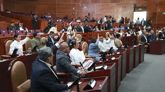 Aprueban leyes de ingresos