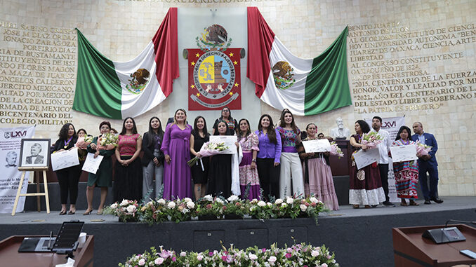 Medalla Juana C Romero